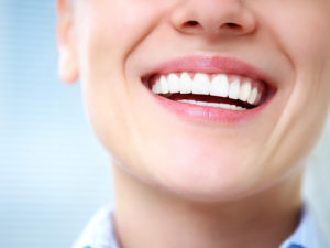 lente de contato dental e facetas